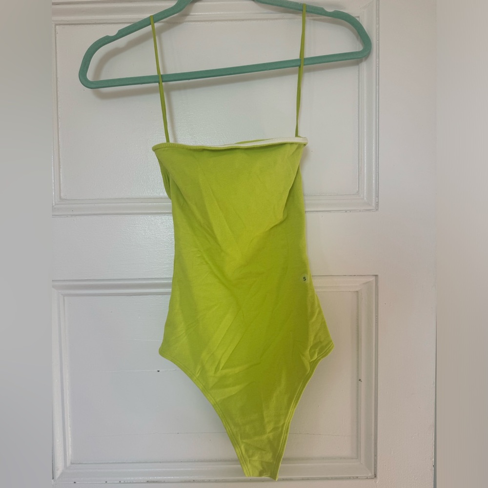 American eagle size small sleeves bodysuit